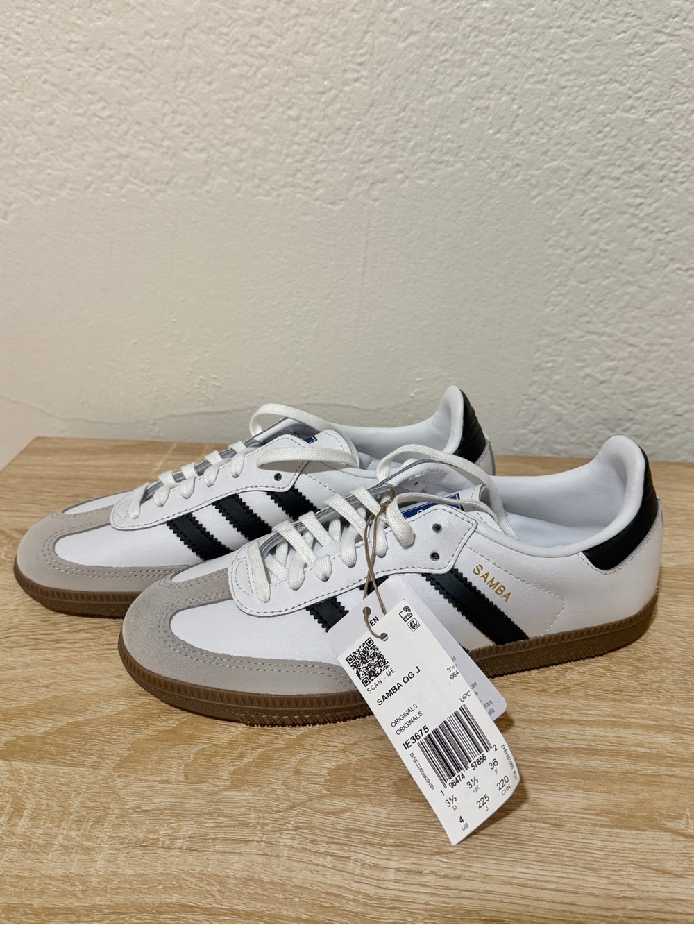 NWT Adidas Originals Samba OG Black/White SZ 4y or Women’s 5.5